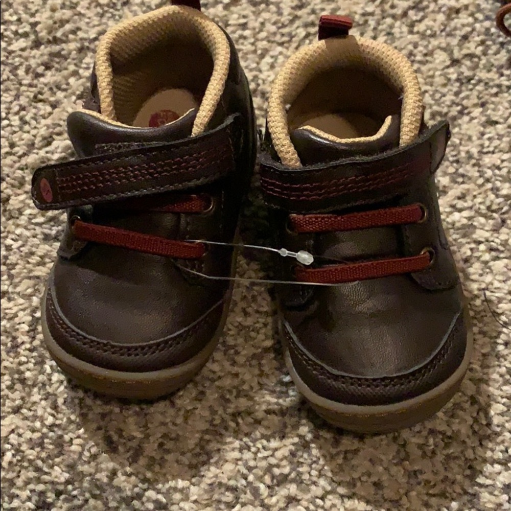 New stride rite shoes size 3